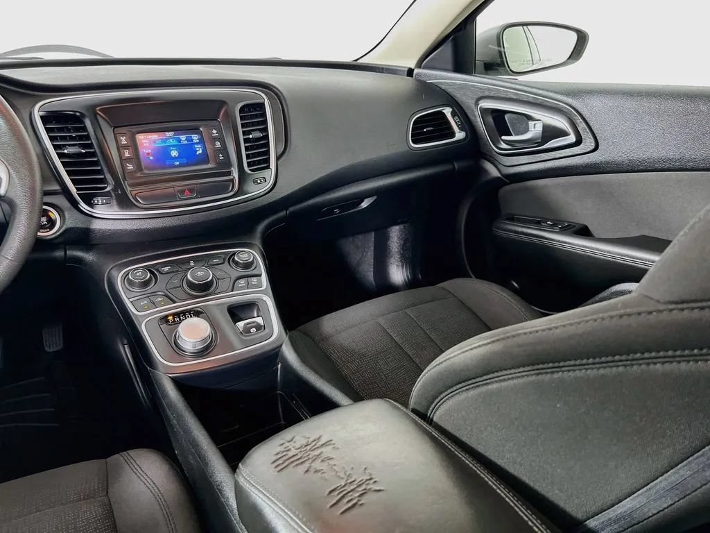 Used 2016 Chrysler 200 Limited FWD image 23