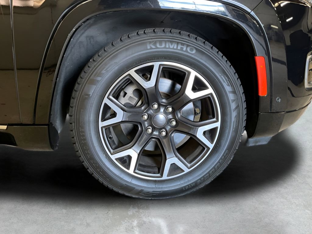 Used 2024 Jeep Wagoneer L Series III w/ Flexible Seating Group image 15