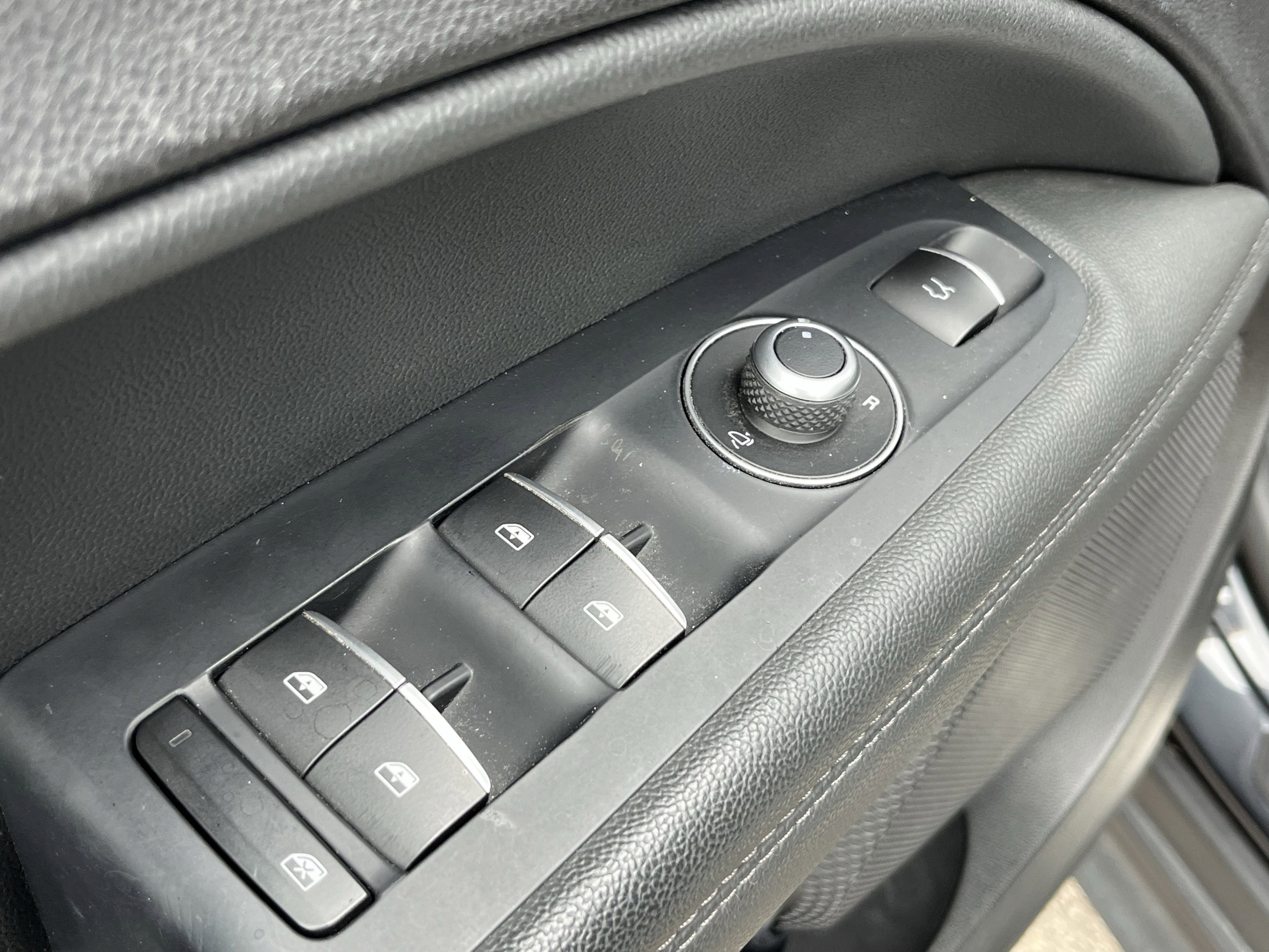 Used 2018 Alfa Romeo Stelvio Ti Sport AWD/4WD image 13