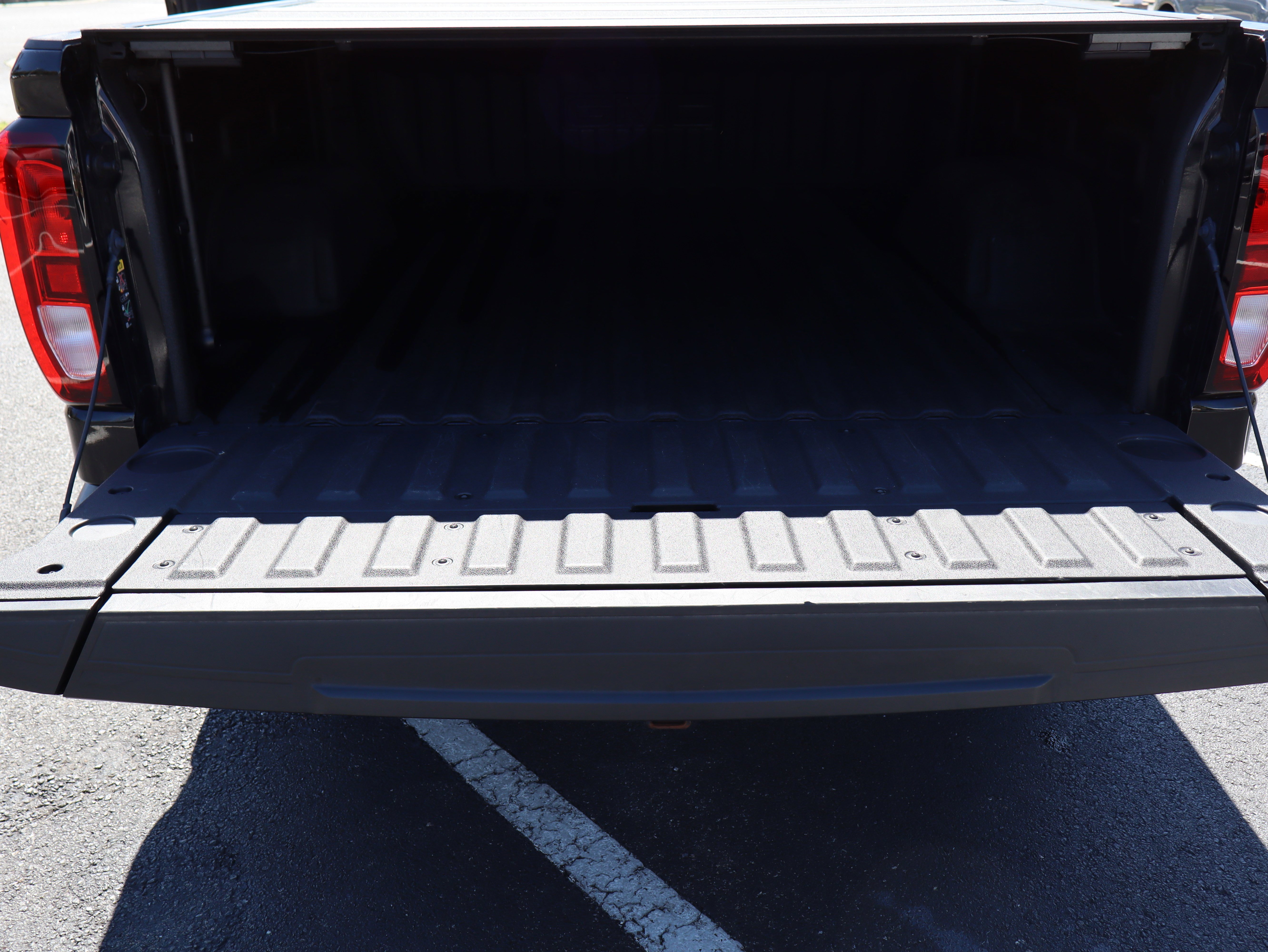 Used 2022 GMC Sierra 1500 Elevation image 38