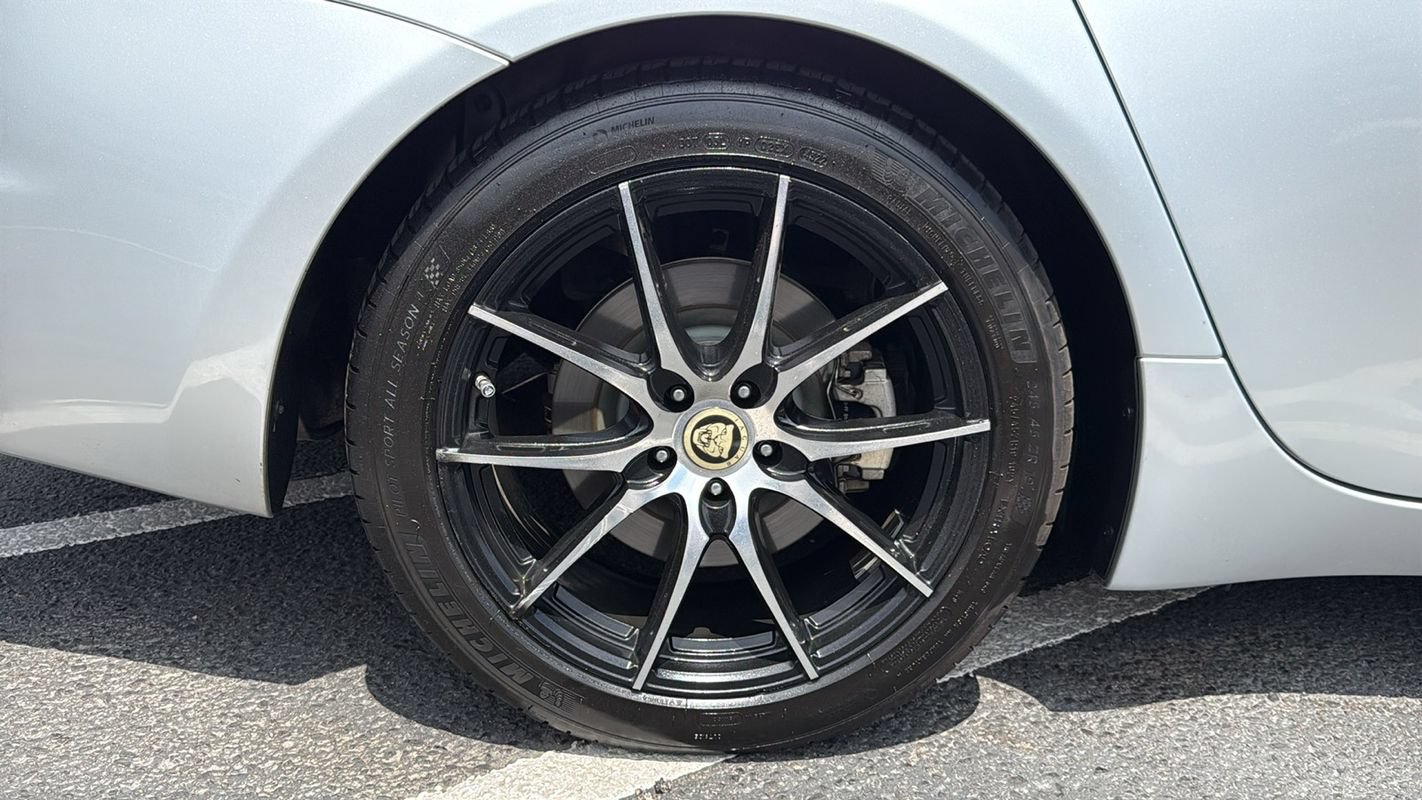 Used 2015 Jaguar XJ AWD image 14