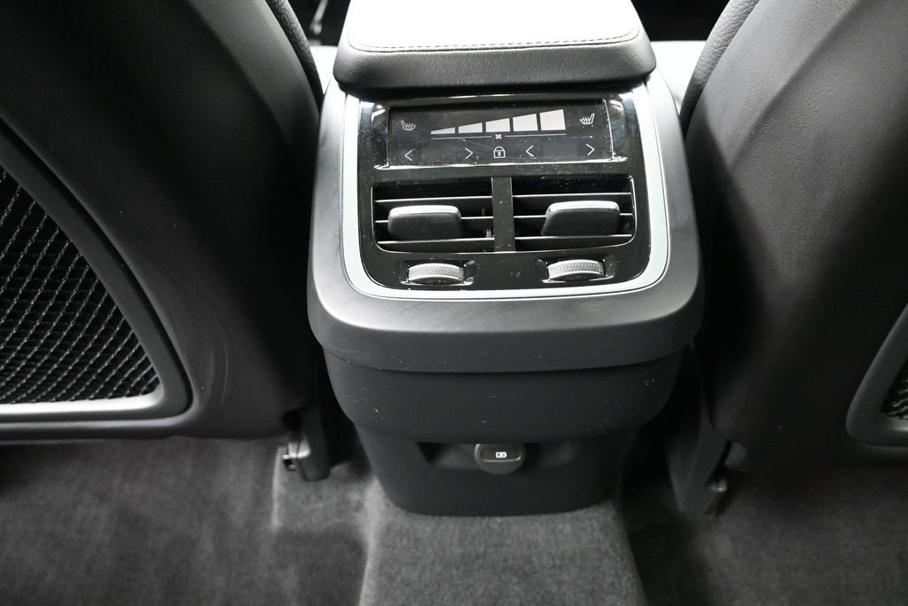 Used 2023 Volvo XC90 B6 Plus w/ Protection Package Premier AWD/4WD image 16
