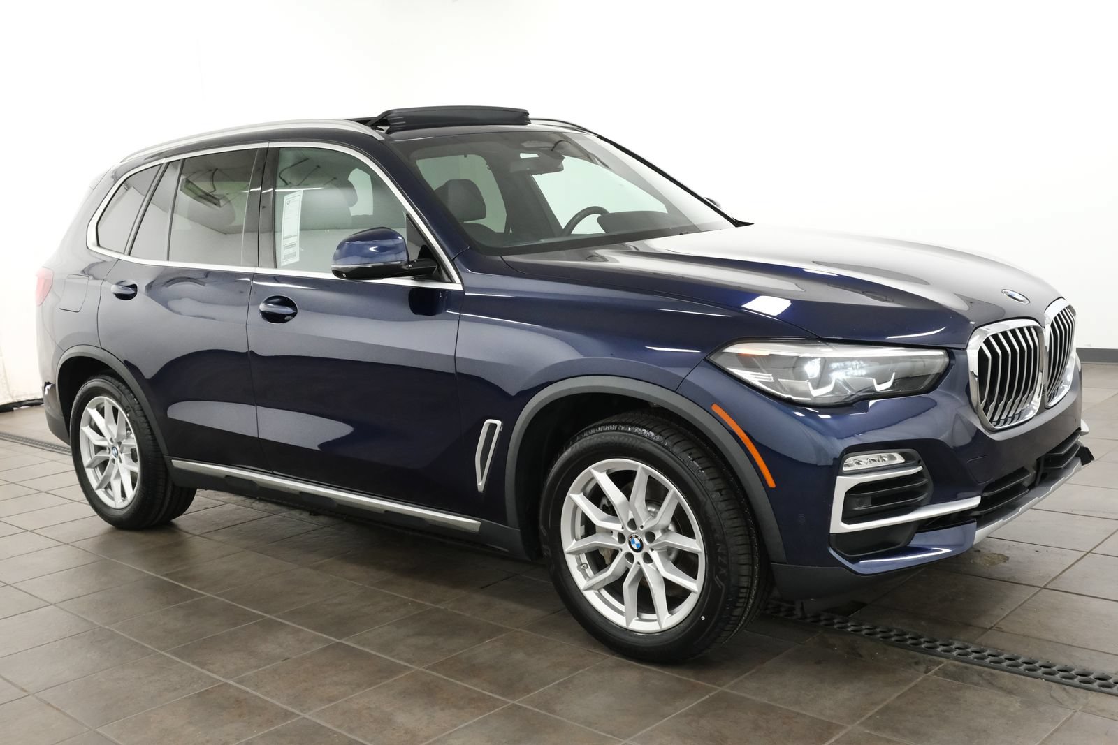 Used 2020 BMW X5 xDrive40i w/ Premium Package AWD/4WD image 6