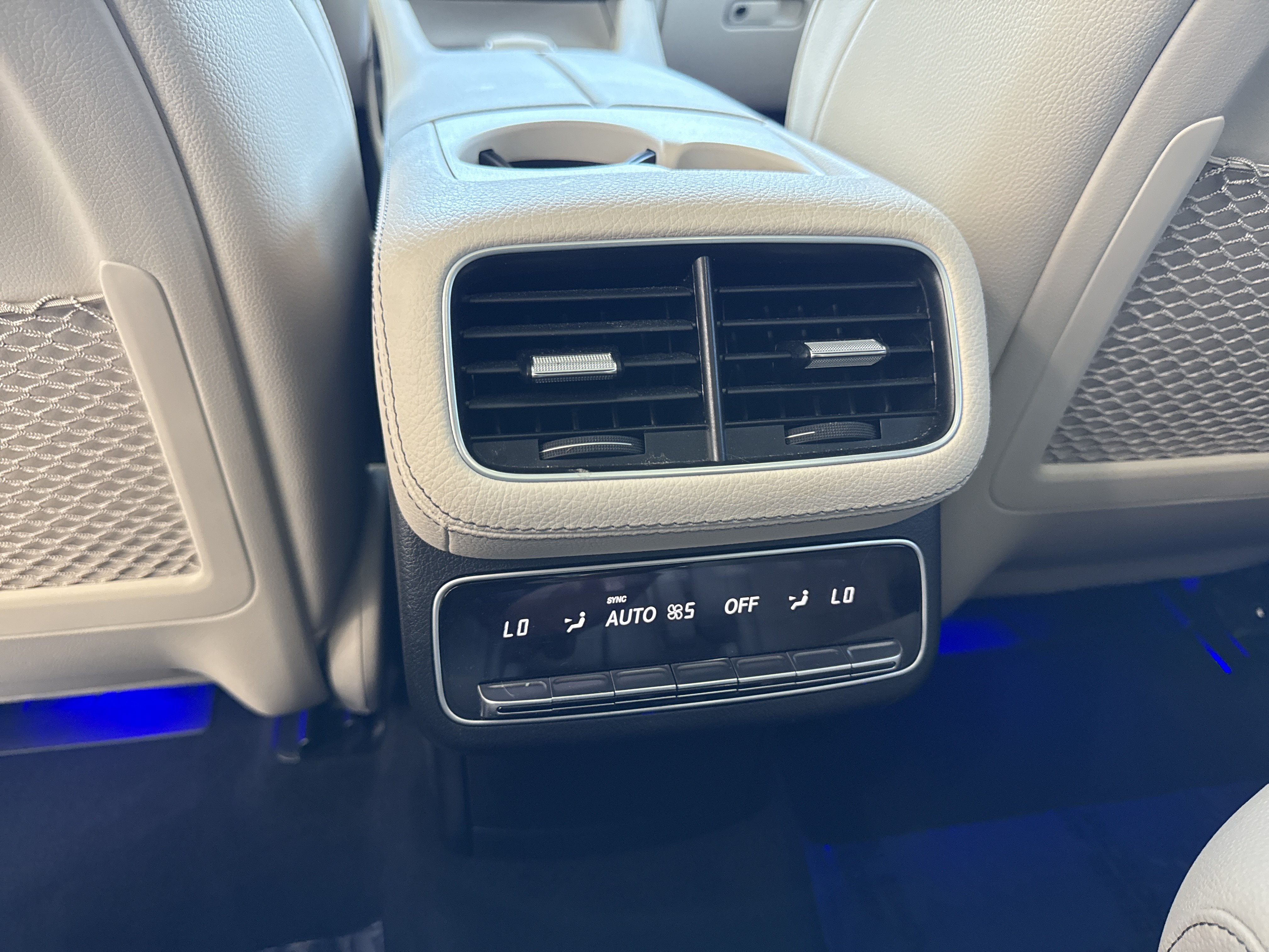 Used 2024 Mercedes-Benz GLS 450 4MATIC image 31