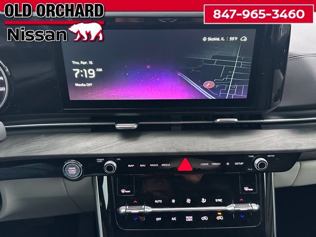 Used 2024 Kia Carnival EX FWD image 15