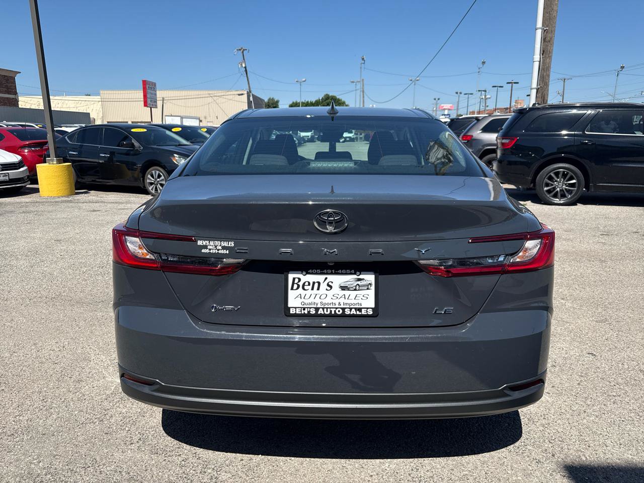 Used 2025 Toyota Camry LE FWD image 7