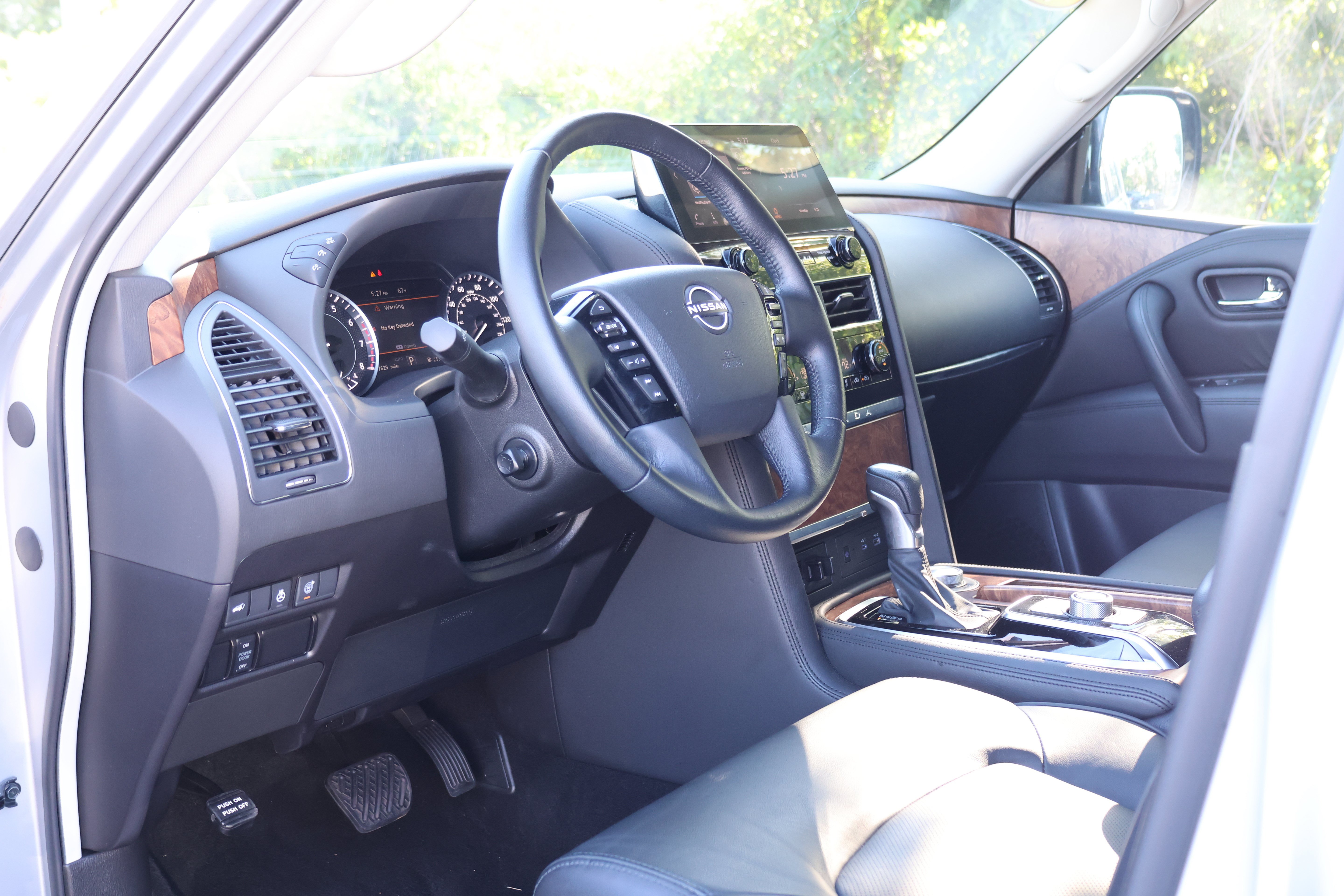 Used 2024 Nissan Armada SL AWD/4WD image 25