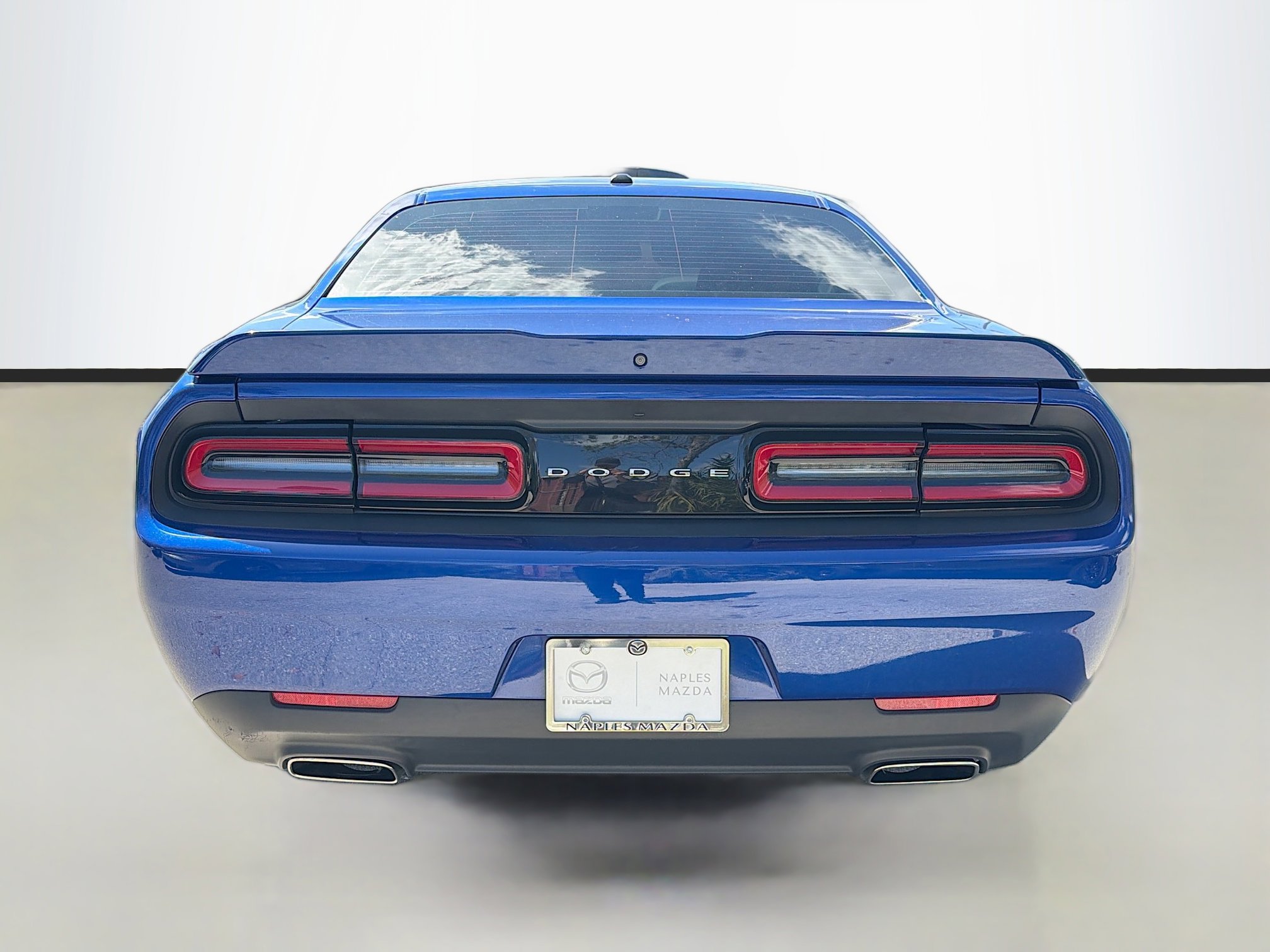Used 2019 Dodge Challenger SXT image 4