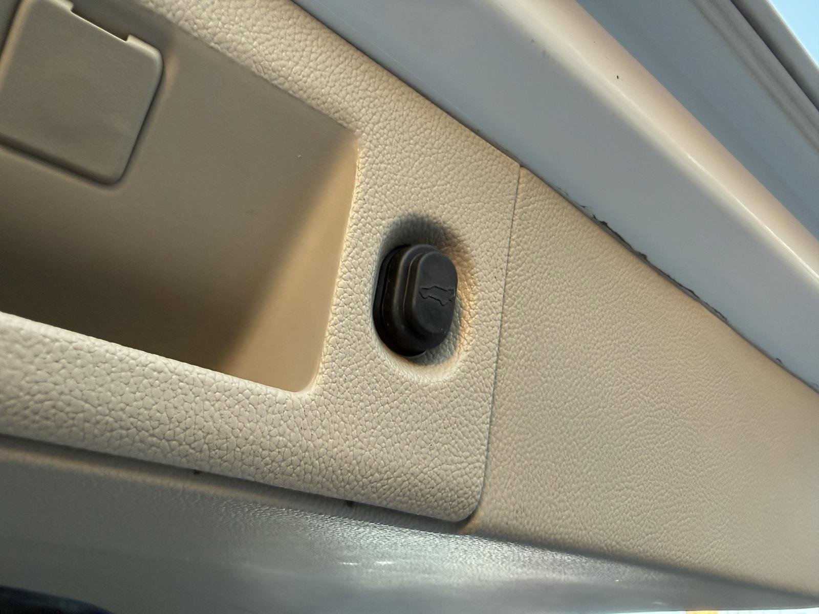 Used 2015 GMC Yukon Denali w/ Open Road Package image 13