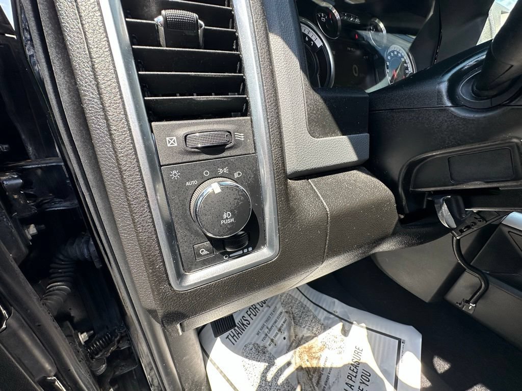 Used 2019 RAM 1500 Warlock AWD/4WD image 17