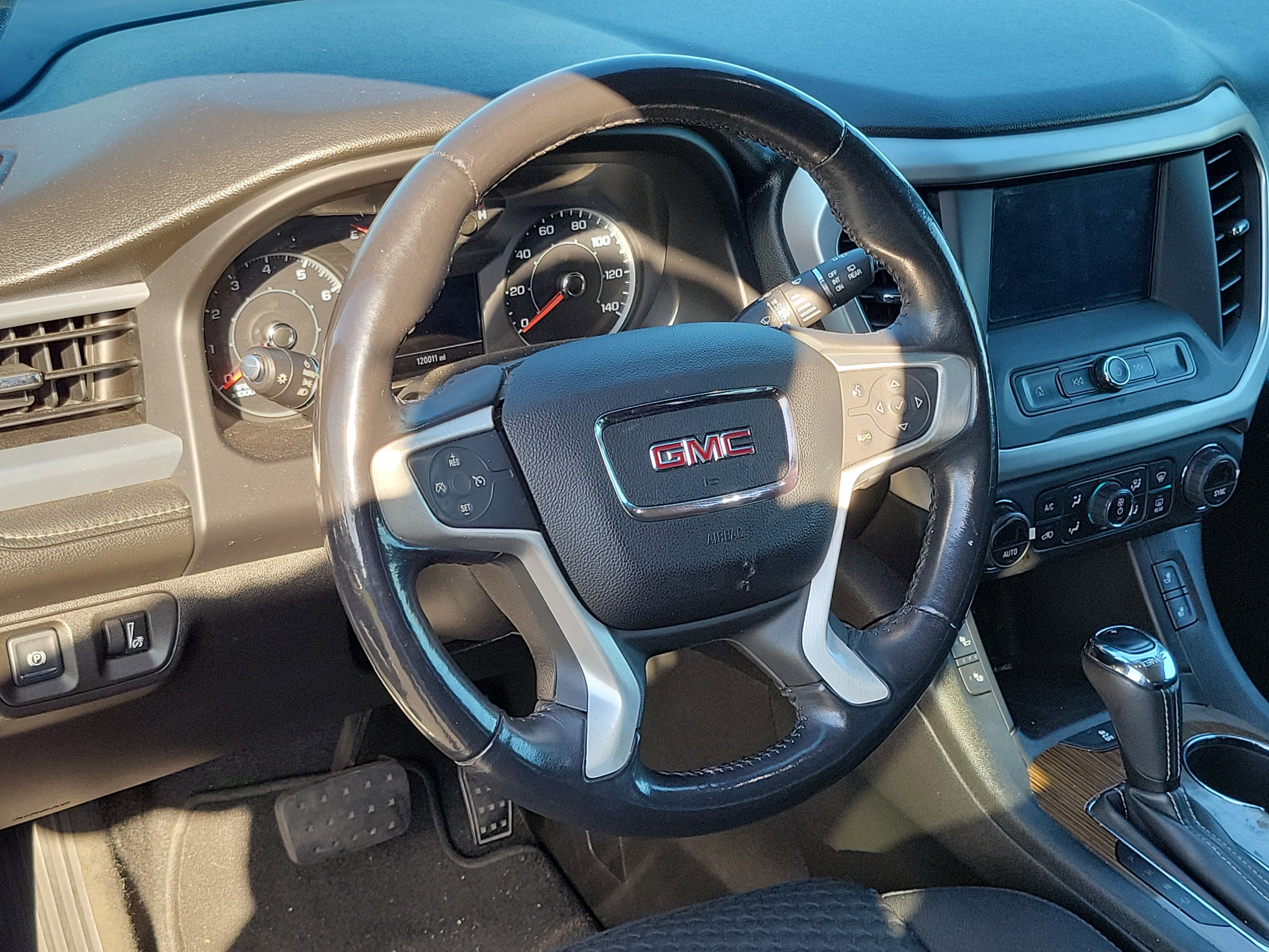 Used 2017 GMC Acadia SLE w/ Driver Alert Package I image 5