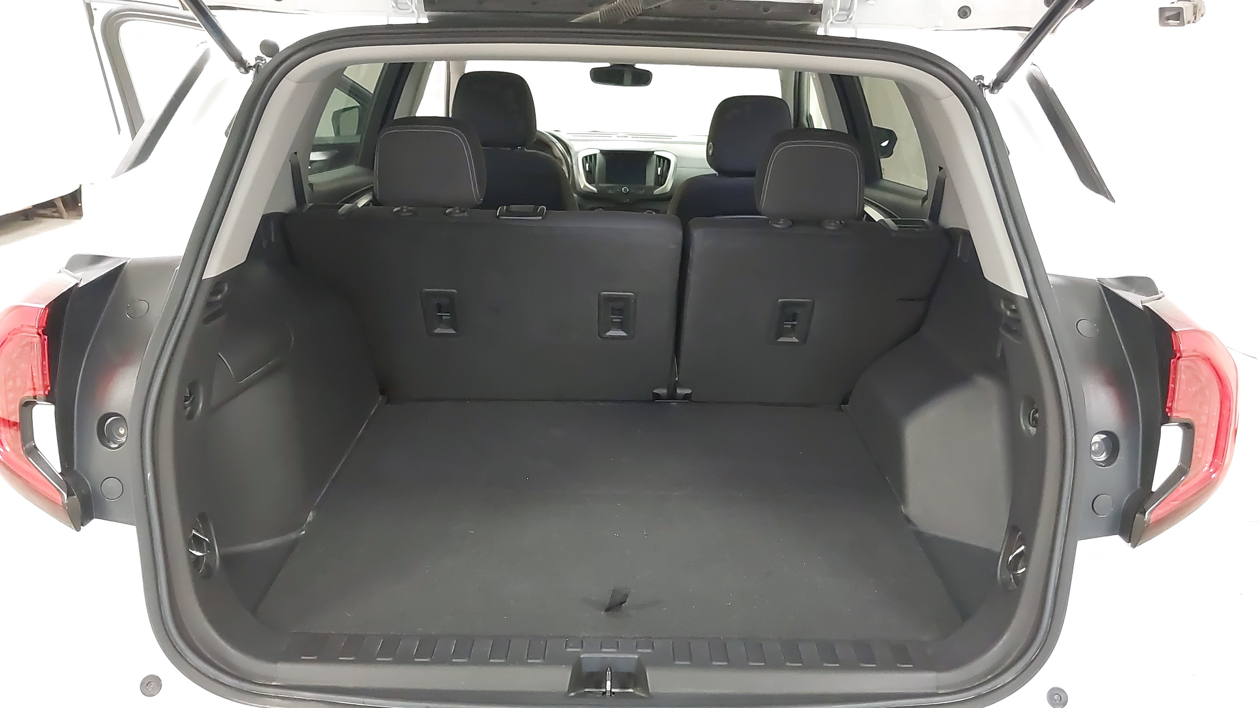Used 2024 GMC Terrain SLE w/ Driver Convenience Package AWD/4WD image 27