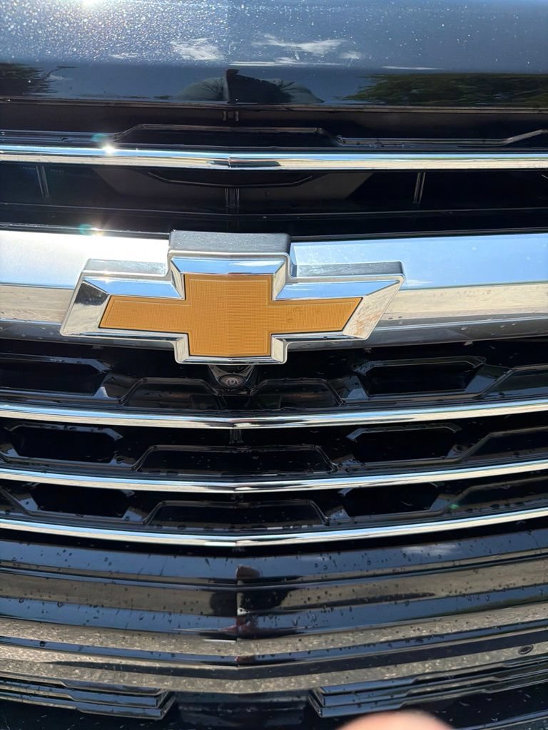 Used 2026 Chevrolet Traverse High Country w/ LPO, Floor Liner Package AWD/4WD image 3