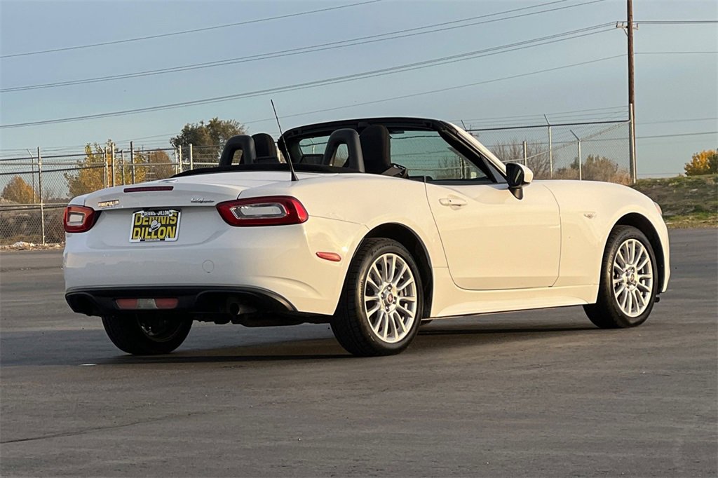 Used 2017 FIAT 124 Spider Classica image 5