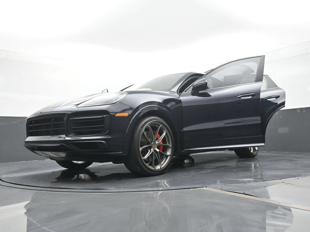 Certified 2023 Porsche Cayenne GTS AWD/4WD image 31
