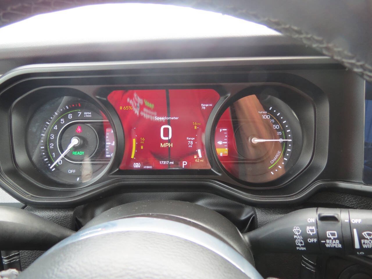 Used 2025 Jeep Wrangler Unlimited Sahara AWD/4WD image 9