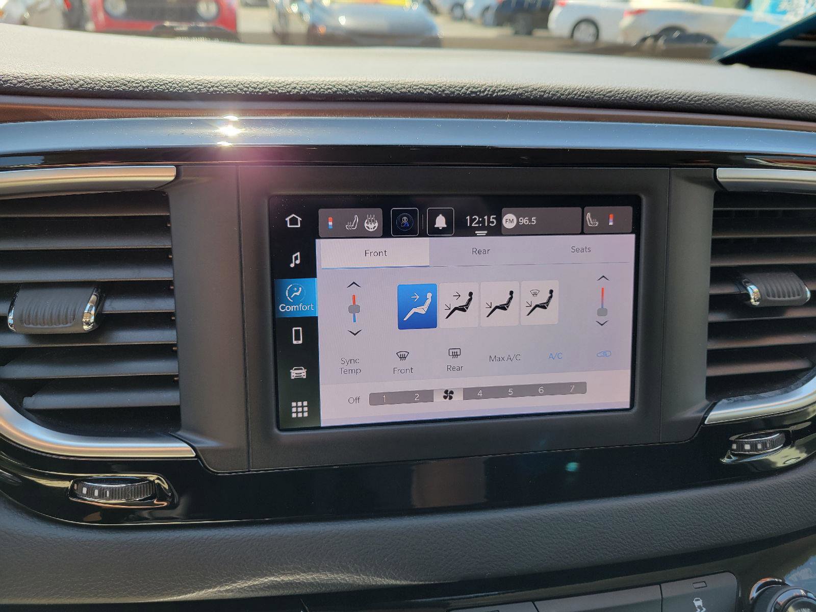 Used 2024 Chrysler Voyager LX image 19