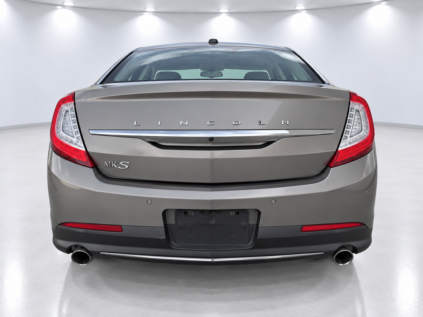 Used 2016 Lincoln MKS w/ Equipment Group 101A FWD image 7