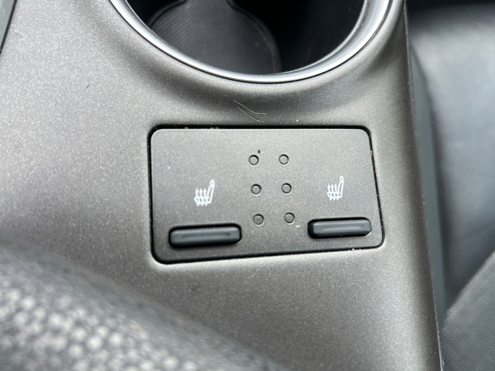 Used 2022 Toyota Camry XLE w/ Navigation Package image 26