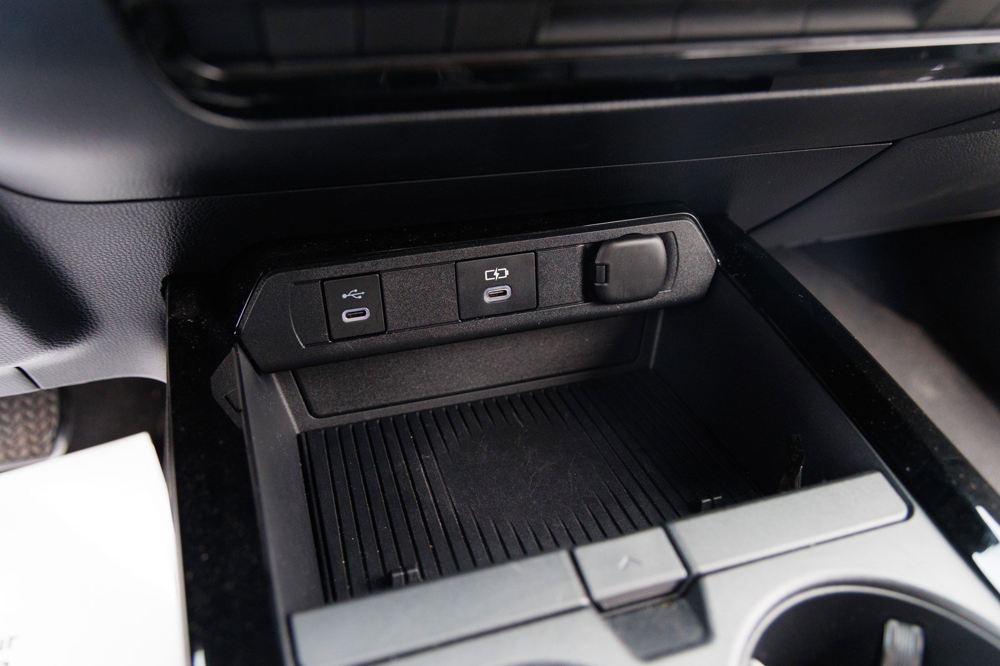 Used 2024 Toyota Prius XLE image 25