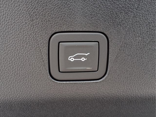 New 2026 GMC Yukon XL AT4 w/ AT4 Premium Plus Package AWD/4WD image 25