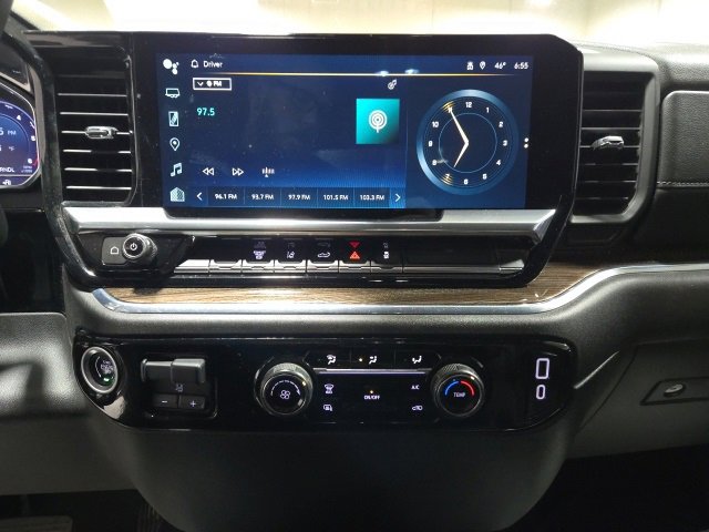 Used 2024 Chevrolet Silverado 3500 LT image 22