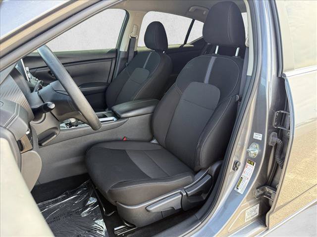 Used 2024 Nissan Sentra SV FWD image 11
