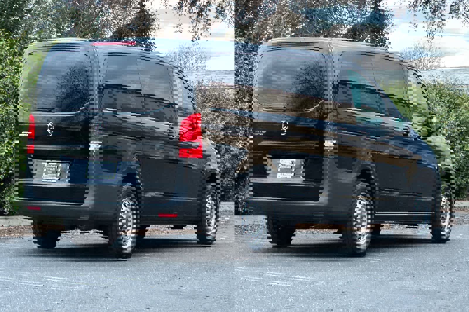 Used 2023 Mercedes-Benz Metris Passenger image 3