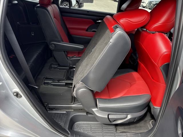Used 2021 Toyota Highlander XSE FWD image 31