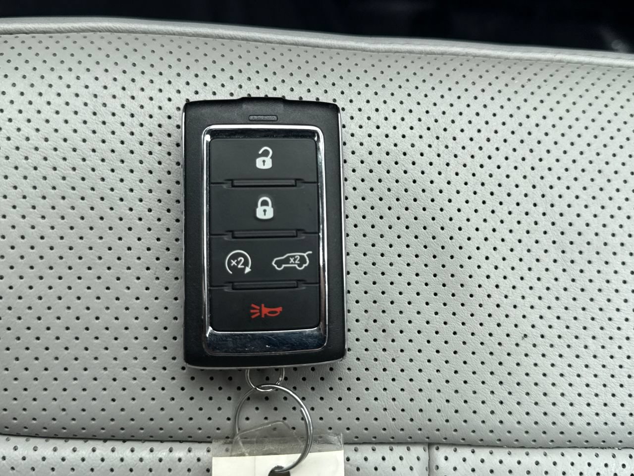 Used 2023 Jeep Grand Cherokee Overland AWD/4WD image 21