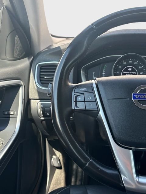 Used 2018 Volvo S60 T5 Dynamic image 28