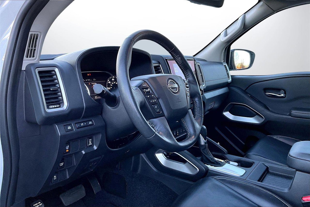 Used 2024 Nissan Frontier SL w/ Technology Package image 18
