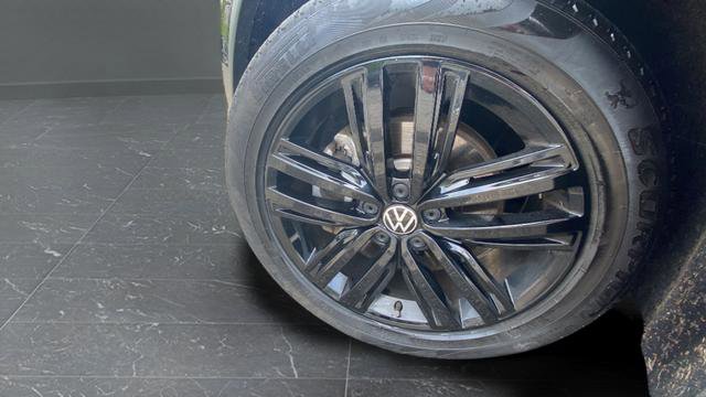 Used 2022 Volkswagen Tiguan SE R-Line AWD/4WD image 31
