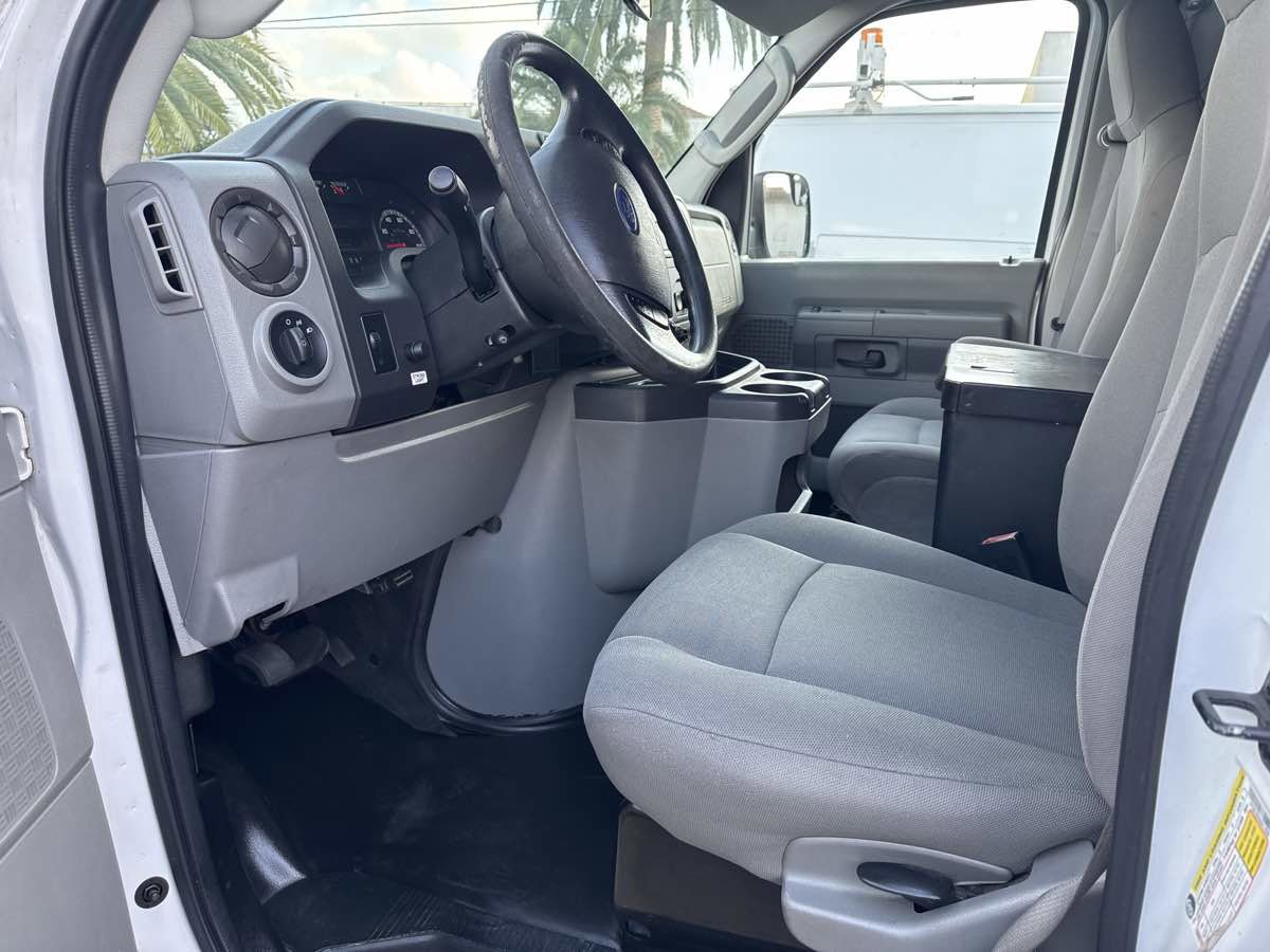 Used 2013 Ford E-150 and Econoline 150 image 8