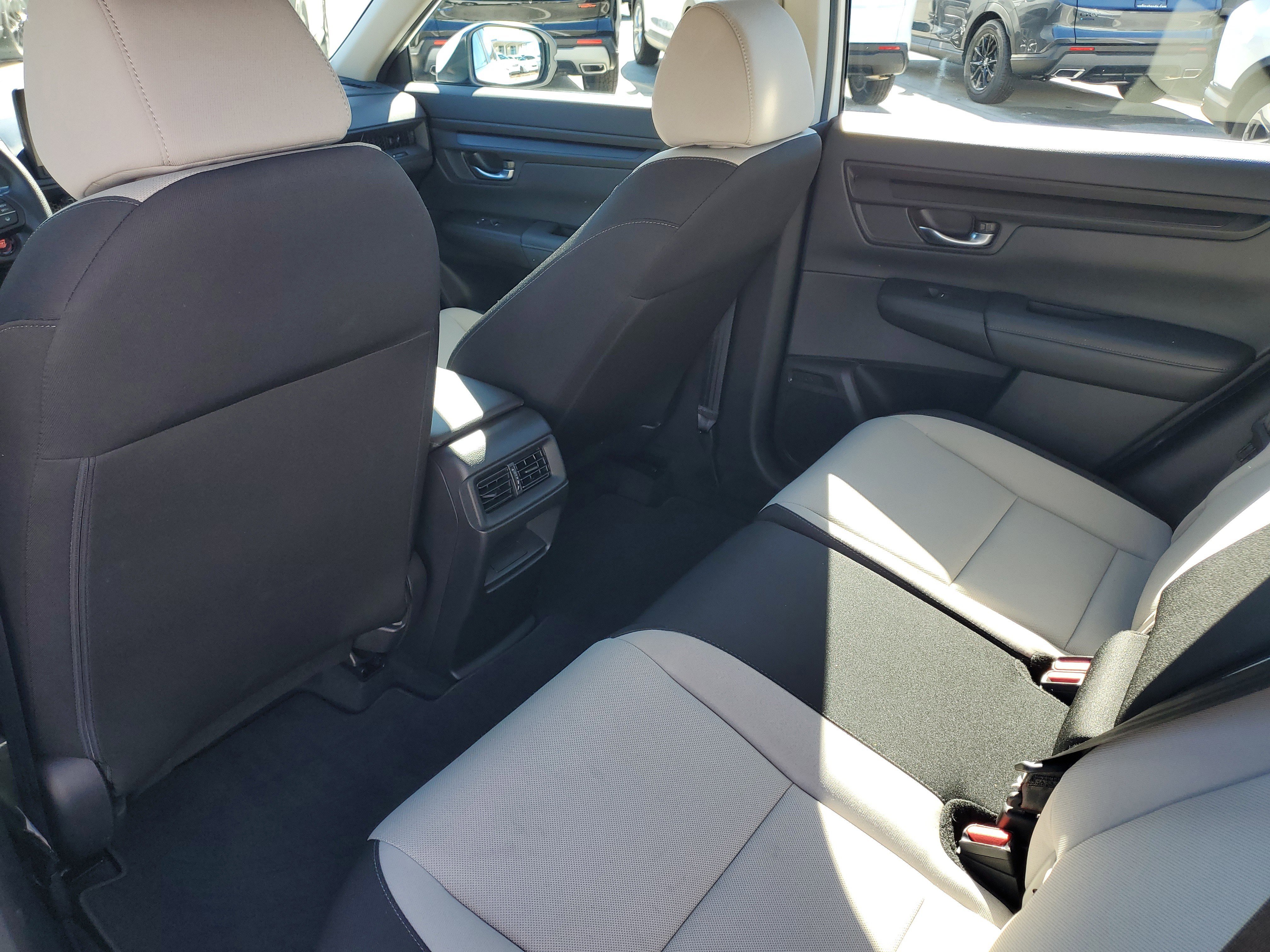 Used 2024 Honda CR-V LX image 8