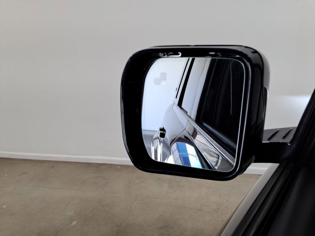 Used 2020 Land Rover Defender 110 HSE image 22