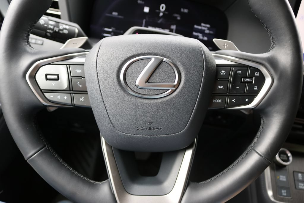 Used 2025 Lexus GX 550 w/ Cold Area Package AWD/4WD image 23