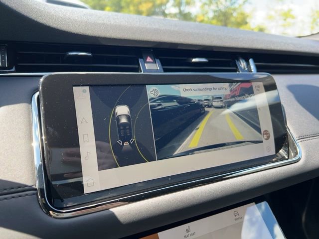 Used 2022 Land Rover Range Rover Evoque R-Dynamic SE image 29