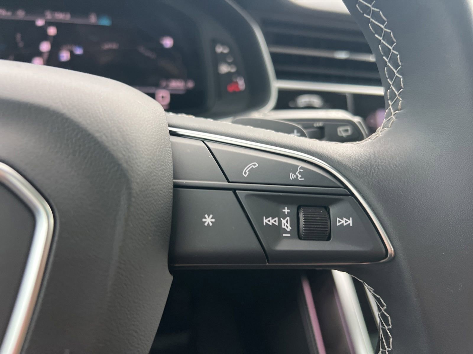 Used 2025 Audi Q8 Premium Plus w/ Premium Plus Package AWD/4WD image 22