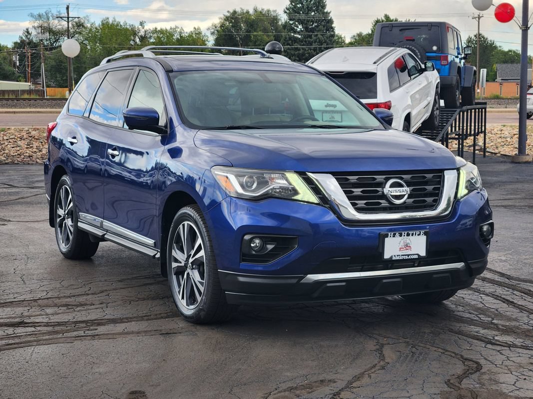 Used 2017 Nissan Pathfinder Platinum AWD/4WD image 5