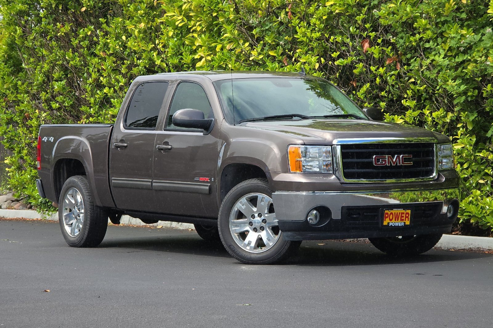 Used 2007 GMC Sierra 1500 SLT w/ Entertainment Package AWD/4WD image 2
