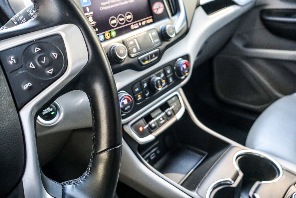 Used 2024 GMC Terrain SLT image 30