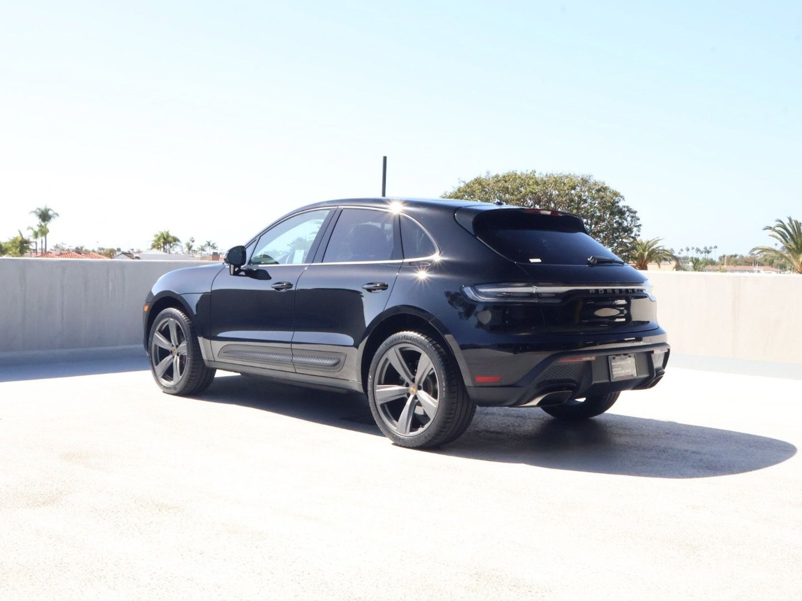 Certified 2026 Porsche Macan AWD/4WD image 3