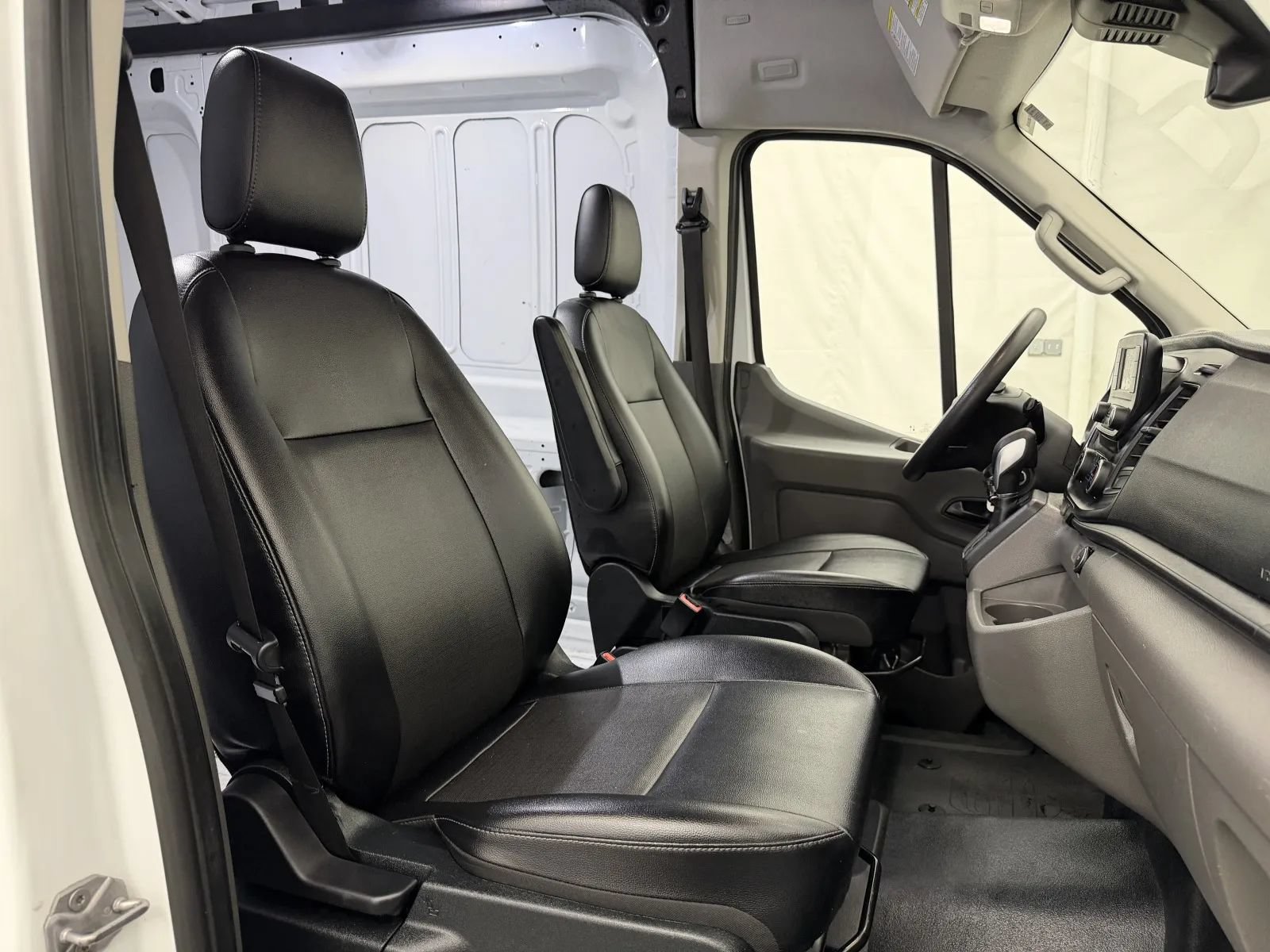Used 2023 Ford Transit 250 Medium Roof AWD image 27