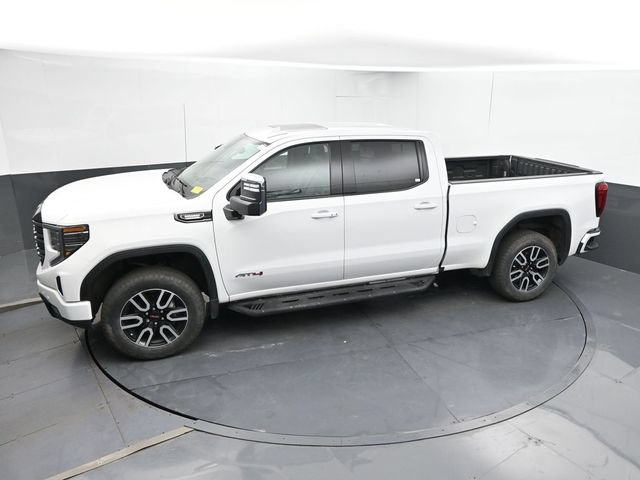 Used 2025 GMC Sierra 1500 AT4 w/ Technology Package AWD/4WD image 38