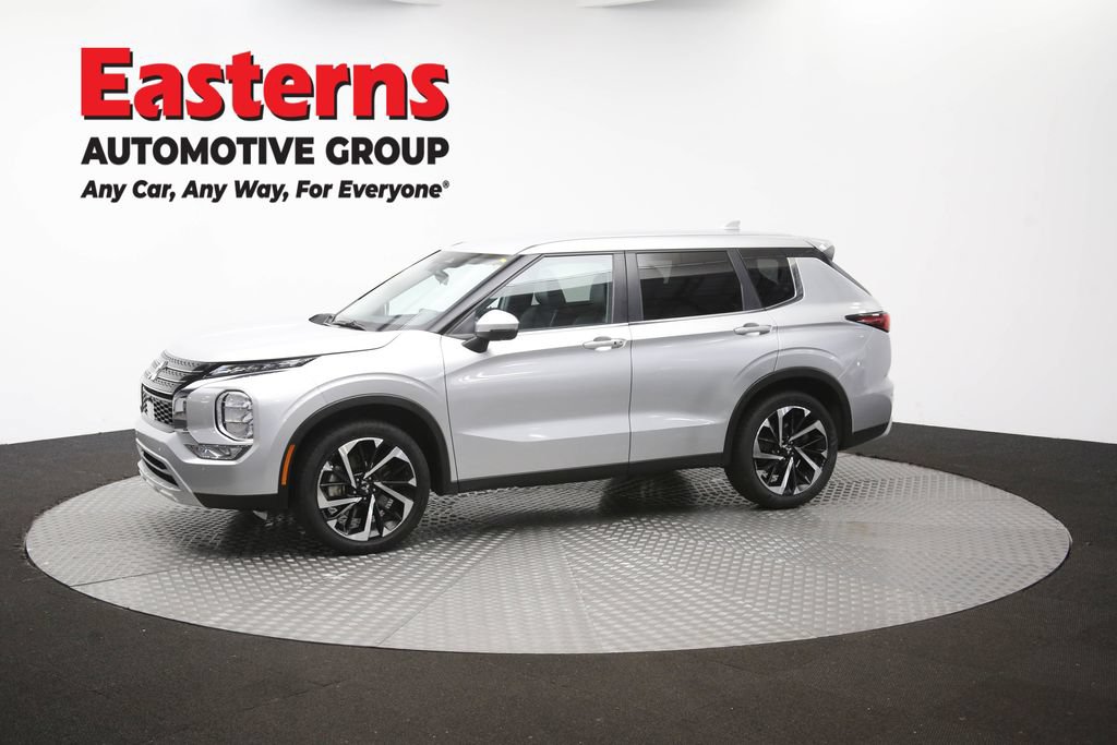 Used 2024 Mitsubishi Outlander SE FWD image 60