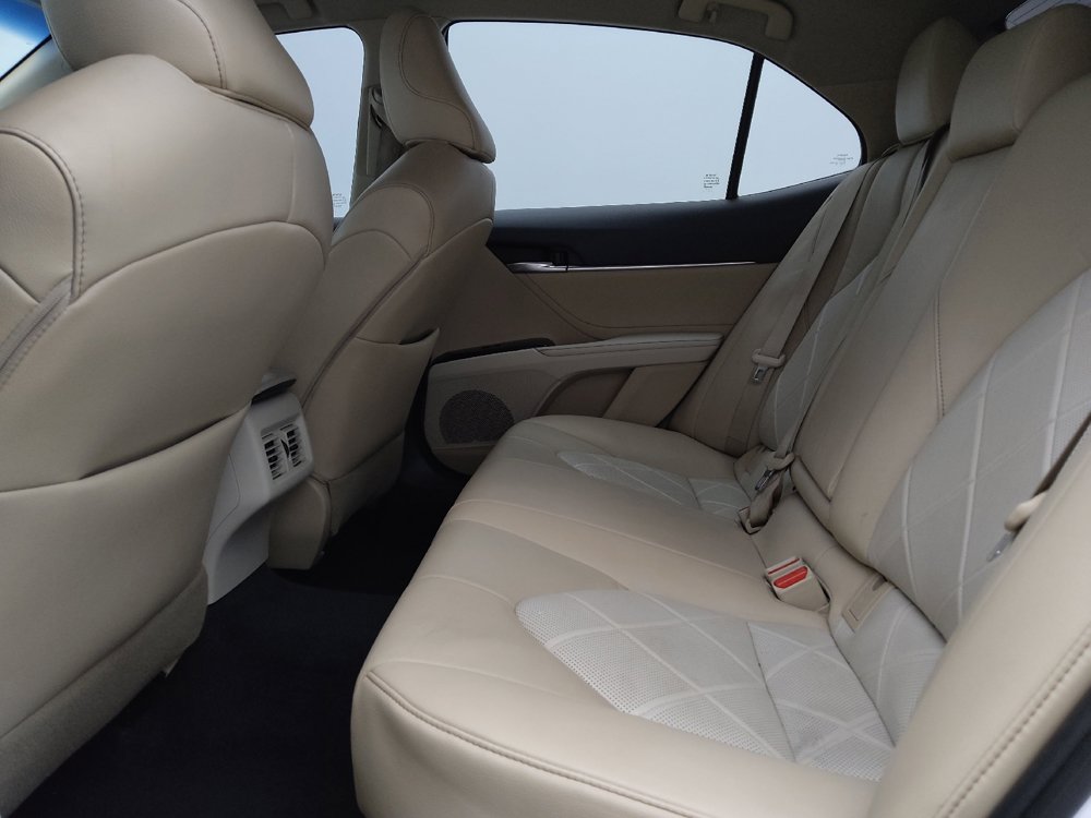Used 2018 Toyota Camry XLE FWD image 18