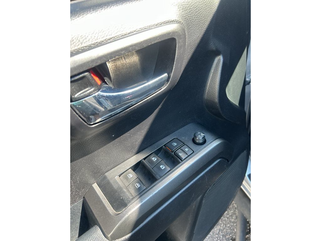 Used 2021 Toyota Tacoma TRD Off-Road w/ Technology Package AWD/4WD image 14