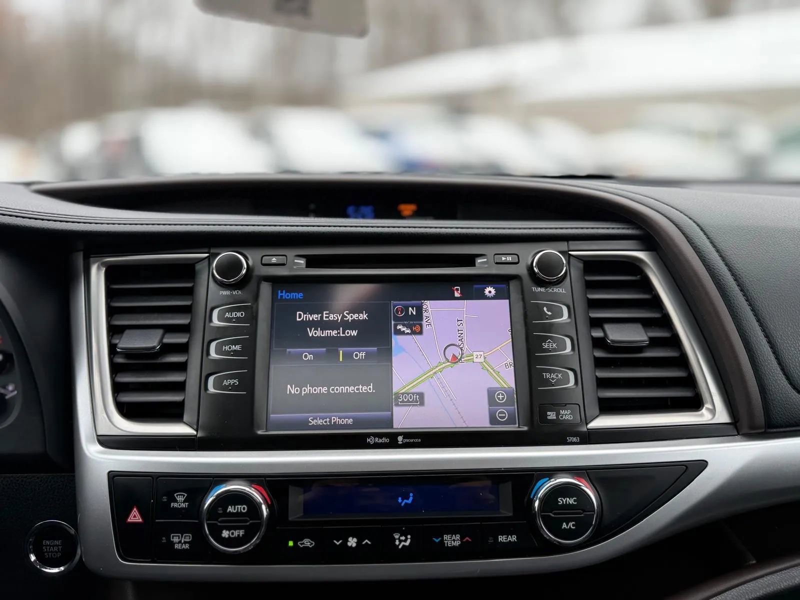 Used 2015 Toyota Highlander XLE image 18