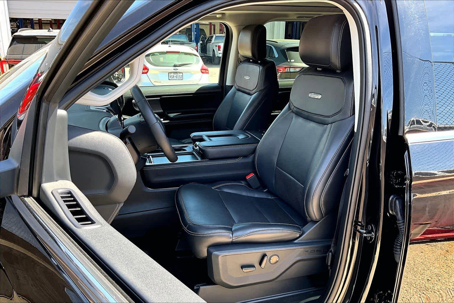 Certified 2025 Ford Expedition Max Platinum AWD/4WD image 8